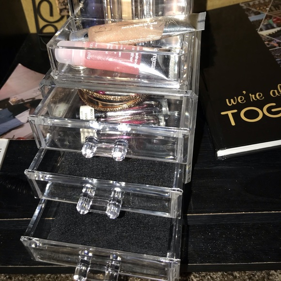 MakeUp Kit - Picture 2 of 3